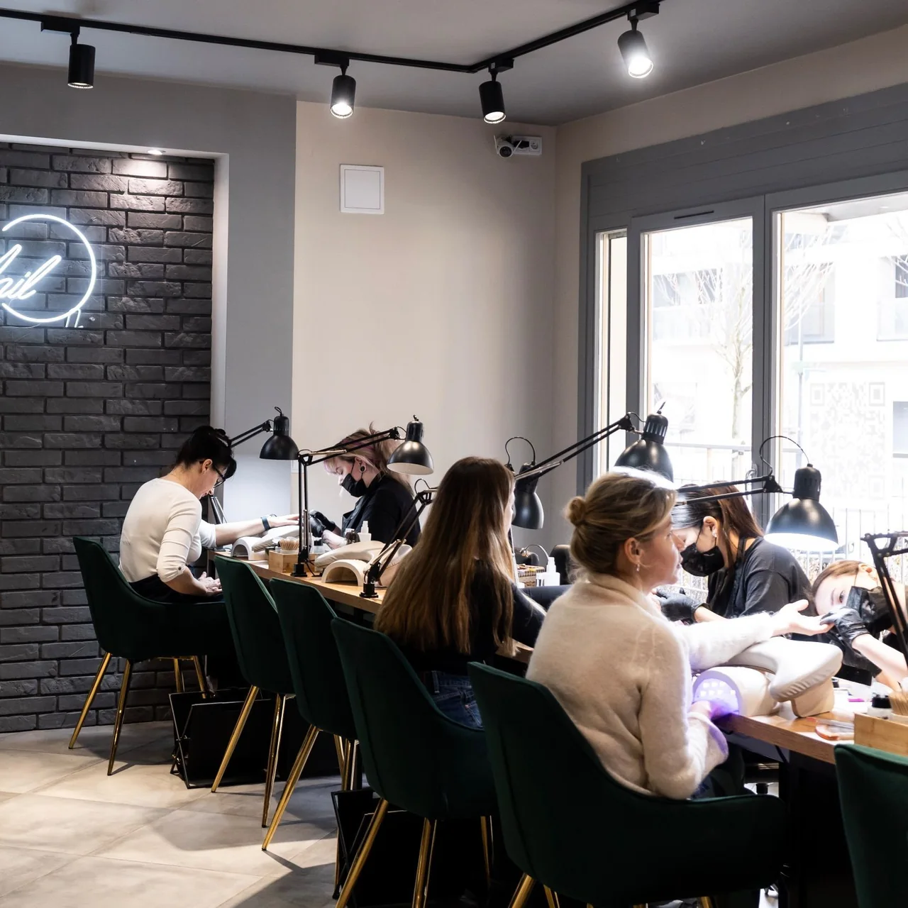 Wnętrze salonu LuxNail Wilanów
